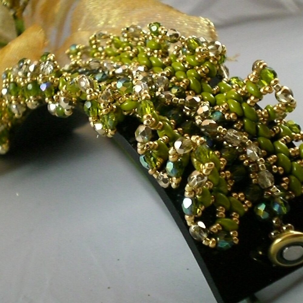 Spring Ruffle Bracelet, Hand beaded, High Fashion - Picture 5 of 5